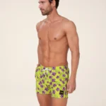 COSTUME UOMO EFFEK A PANTALONCINO VERDE CON FIORI VIOLA