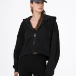 FELPA DONNA EFFEK NERA CON ZIP E CAPPUCCIO E LOGO TONO SU TONO
