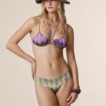 COSTUME DONNA ME FUI DELLA STAGIONE ESTATE 2025. TRAINGOLO CON IMBOTTITURA ESTRAIBILE, BRETELLINA A SPALLA REGOLABILE E DATTAGLIO TRA LE COPPE. BELLISSIMA BRASILIANA. COLORI VIOLA E VERDE