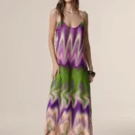 ABITO LUNGO DONNA ME FUI DELLA STAGIONE ESTATE 2025. BELLISSIMO SCOLLO SULLA SCHIENA, BRETELLINA REGOLABILE NEI COLORI DEL VIOLA E VERDE