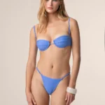 COSTUME DONNA ME FUI ESTATE 2025. BALCONCINO CON IMBOTTITURA ESTRAIBILE, CHIUSURA CON GANCIO E BRETELLINA REMOVIBILE. BRASILAINA DOPPIO LACCIO REGOLABILE. COLORE AZZURRO FIORDALISO