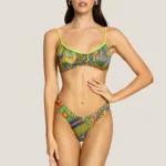 COSTUME DONNA 4GIVENESS DELLA STAGIONE ESTATE 2025. TOP CON IMBOTTITURA ESTRAIBILE, CHIUSURA CON GANCIO E BRETELLINA REGOLABILE. BELLISSIME LE PERLINE CHE TROVIAMO. BRASILIANA A V. FANTASIA SNAKE