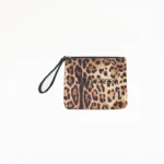 POCHETTE MARE 4GIVENESS IN CANVAS DELLA STAGIONE ESTATE 2025. 21X17 NELLA FANTASIA LEOPARDATA