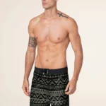 COSTUME UOMO EFFEK A PANTALONCINO DA SURFISTA DELLA STAGIOE ESTATE 2025. COLORE BASE VERDE MILITARE CON FANTASIA TRIBALE