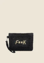 POCHETTE MARE DONNA EFFEK DELLA STAGIONE ESTATE 2025. IN RAFIA NERA CON LOGO RICAMATO BEIGE, ZIP E LACCETTO PER PORTARLA AL POLSO