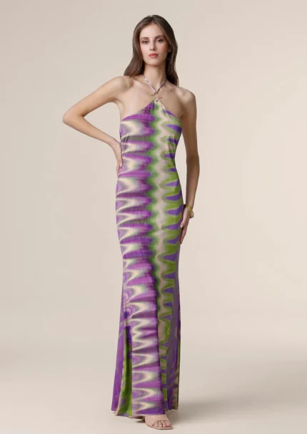 ABITO LUNGO ADERENTE DONNA ME FUI DELLA STAGIONE ESTATE 2025. SCOLLO ALL'AMERICANA CON DETTAGLIO AL COLLO NEI COLORI DEL VIOLA E DEL VERDE