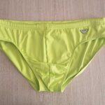 COSTUME UOMO A SLIP EMPORIO ARMANI DELLA STAGIONE ESTATE 2025. CLASSICO MODELLO NEL COLOR VERDE LIME