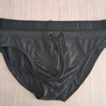COSTUME UOMO A SLIP EMPORIO ARMANI DELLA STAGIONE ESTATE 2025. COLORE NERO CON ELASTICO LOGATO TONO SU TONO