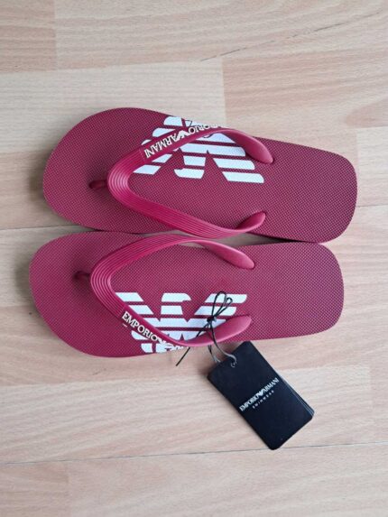 INFRADITO DONNA MARE EMPORIO ARMANI NEL COLOR CILIEGIA CON LOGO STAMPATO SULLA PIANTA