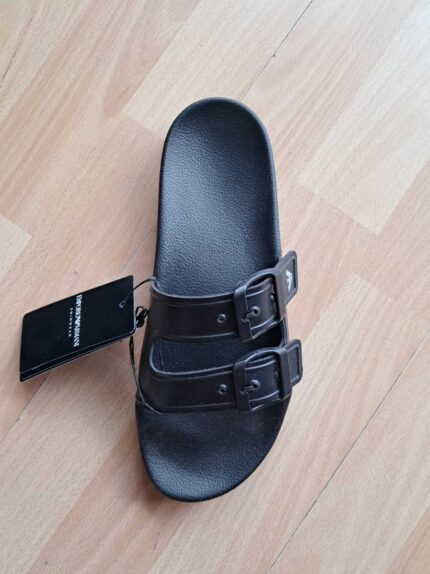 CIABATTA MARE DONNA EMPORIO ARMANI NERA CON DOPPIA FIBBIA A PICCOLO LOGO LATERALE