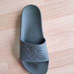 CIABATTA MARE UOMO EMPORIO ARMANI VERDE MILITARE CON LOGO TONO SU TONO