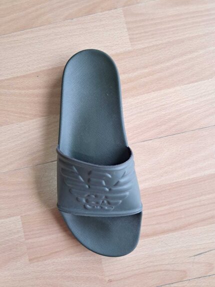 CIABATTA MARE UOMO EMPORIO ARMANI VERDE MILITARE CON LOGO TONO SU TONO
