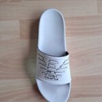 CIABATTA MARE UOMO EMPORIO ARMANI. COLORE BIANCO CON LGO CON PROFILI NERI