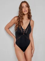 COSTUME DONNA INTERO GISELA NERO CON DETTAGLI TRAFORATI E LACCETTO SUL DAVANTI TRA LE COPPE