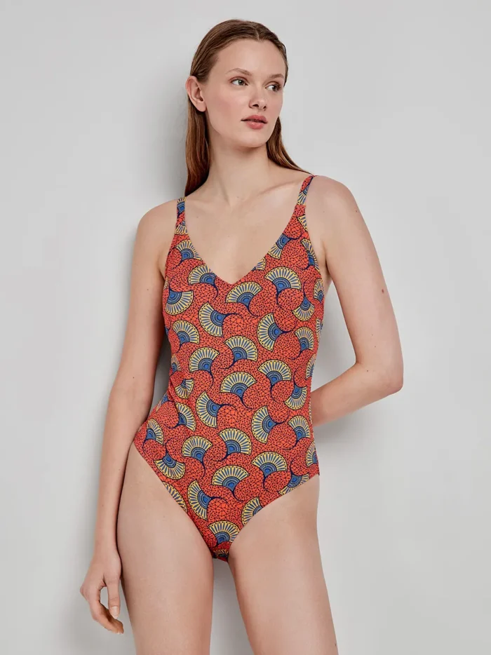 COSTUME DONNA GISELA INTERO A FANTASIA VENTAGLI SU BASE CORALLO