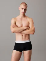 3 PACK BOXER UOMO CALVIN KLEIN IN COTONE NERO CON ELASTICO ROSSO, GRIGIO E PETROLIO LOGATO - immagine 2