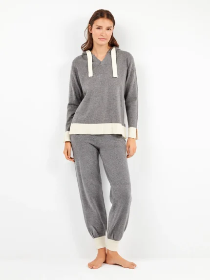 TUTA DONNA GISELA IN MAGLINA GRIGIO SCURO MAGLIA CON CAPPUCCIO E PANTALONE DRITTO CON POLSINO