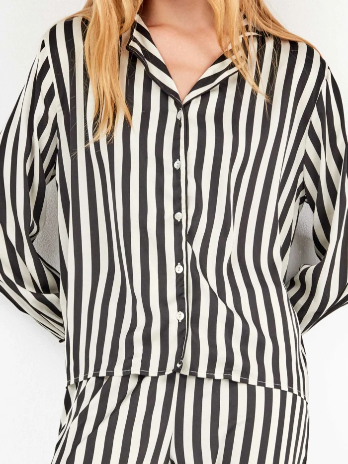 PIGIAMA DONNA GISELA APERTO CON PANTALONE LARGO A RIGHE SIMIL RASO - immagine 2