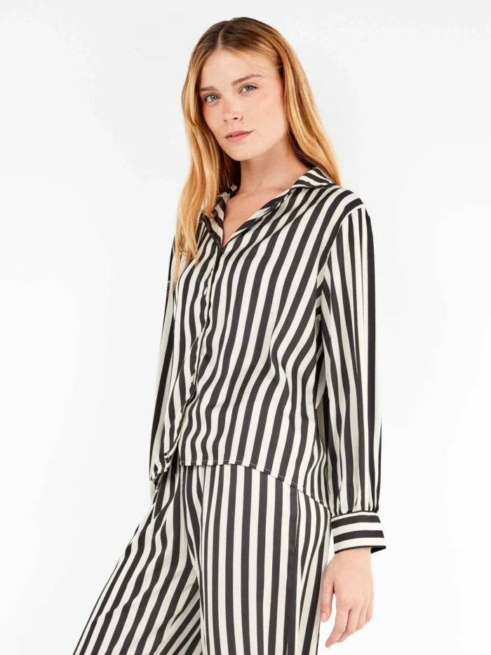 PIGIAMA DONNA GISELA APERTO CON PANTALONE LARGO A RIGHE SIMIL RASO - immagine 3