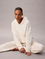 TUTA DONNA CALVIN KLEIN IN CALDA MAGLIA PANNA CON PROFILI GRIGI - immagine 2