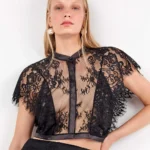 CAMICIA DONNA GISELA IN PIZZO E RASO NERO CROP CON MANICHE A SBUFFO