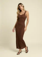 ABITO DONNA EFFEK DELLA STAGIONE ESTATE 2026. LUNGO IN LUREX MARRONE CON PROFONDO SCOLLO SULLA SCHIENA