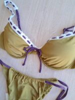 COSTUME ME FUI BALCONCINO VERDE MILITARE CON PASSAMANERIA BIANCA E NASTRINO LUREX VIOLA - immagine 6