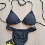 COSTUME DONNA EFFEK A DUE PEZZI DELLA STAGIONE ESTATE 2025. TRIANGOLO CON IMBOTTITURA ESTRAIBILE, BRASILIANA A TENDINA E TESSUTO SANGALLO NERO