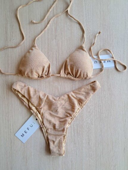 COSTUME DONNA ME FUI A DUE PEZZI DELLA STAGIONE ESTATE 2026. TRIANGOLO CON IMBOTTITURA ESTRAIBILE. TESSUTO IN LUREX ORO