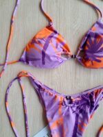 COSTUME DONNA ME FUI TRIANGOLO FANTASIA BASE LILLA E ARANCIO CON DETTAGLIO DI PERLINE VIOLA - immagine 4