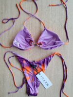 COSTUME DONNA ME FUI TRIANGOLO FANTASIA BASE LILLA E ARANCIO CON DETTAGLIO DI PERLINE VIOLA - immagine 6