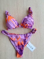 COSTUME DONNA ME FUI A DUE PEZZI DELLA STAGIONE ESTATE 2026. TRIANGOLO CON IMBOTTITURA EDTRAIBILE E CLASSICA BRETELLINA ARRICCIATA. LILLA CON FANTASIA VIOLA E ARANCIO