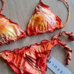 COSTUME DONNA ME FUI A DUE PEZZI DELLA STAGIONE ESTATE 2026. CLASSICO TRIANGOLO SBAMBOLATO ARANCIO A FANTASIA