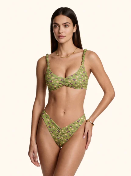 COSTUME DONNA ME FUI A DUE PEZZI DELLA STAGIONE ESTATE 2026. BRASSIERE CON IMBOTTITURA ESTRAIBILE, CHIUSURA CON GANCIO. COLORE VERDE CON STAMPA DI FIORELLINI