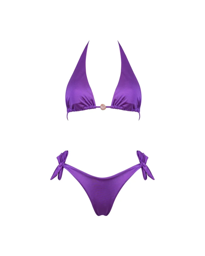 COSTUME DONNA MATINEE A DUE PEZZI DELLA STAGIONE ESTATE 2026. TRIANGOLO ALTO CON DETTAGLIO TRA LE COPPE DI LYCRA LUCIDA VIOLA