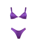 COSTUME DONNA MATINEE A DUE PEZZI DELLA COLLEZIONE ESTATE 2026. TRIANGOLO FISSO CON DETTAGLIO IN METALLO TESSUTO LYCRA LUCIDA VIOLA