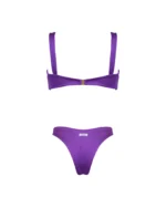 COSTUME DONNA MATINEE A DUE PEZZI DELLA COLLEZIONE ESTATE 2026. TRIANGOLO FISSO CON DETTAGLIO IN METALLO TESSUTO LYCRA LUCIDA VIOLA