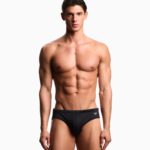 COSTUME UOMO EMPORIO ARMANI DELLA COLLEZIONE ESTATE 2026. SLIP NERO CLASSICO CON LOGHINO