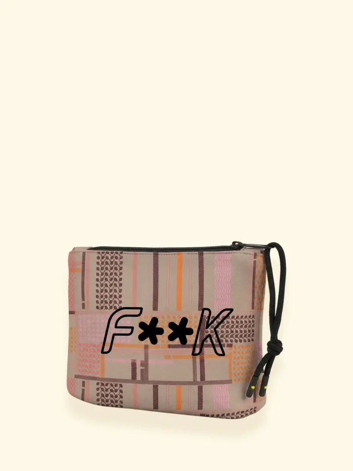 POCHETTE IN NEOPRENE EFFEK DELLA STAGIONE ESTATE 2026. FANTASIA NEI COLORI MARRONE E ARANCIO SU BASE BEIGE