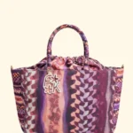 BORSONE MARE EFFEK IN CANVA DELLA STAGIONE ESTATE 2026. MANICI, TRACOLLA E CHIUSURA CON COULISSE. FANTASIA LILLA, VIOLA, ROSA E BORDEAUX