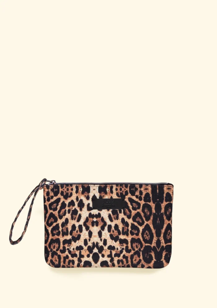 POCHETTE EFFEK IN TELA DELLA COLLEZIONE ESTATE 2026. FANTASIA LEOPARDATA