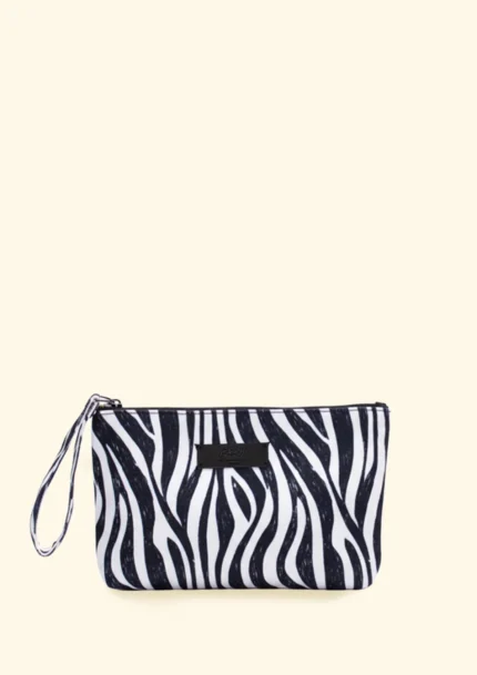 POCHETTE EFFEK IN TELA DELLA COLLEZIONE ESTATE 2026. FANTASIA ZEBRATA BIANCA E NERA