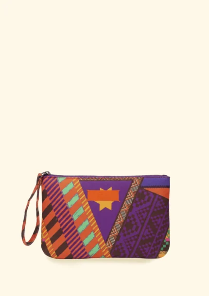 POCHETTE EFFEK IN TELA DELLA COLLEZIONE ESTATE 2026. FANTASIA VIOLA, VERDE E MARRONE CON STELLA