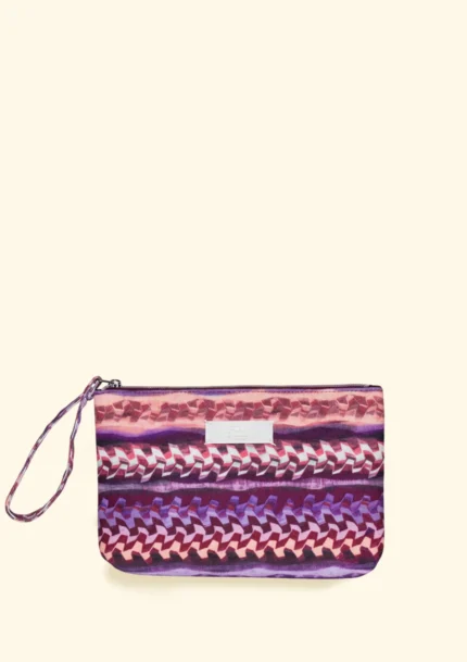 POCHETTE EFFEK IN TELA DELLA COLLEZIONE ESTATE 2026. FANTASIA DAI COLORI ROSA, LILLA, VIOLA E BAORDEAUX