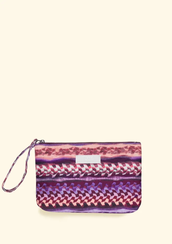 POCHETTE EFFEK IN TELA DELLA COLLEZIONE ESTATE 2026. FANTASIA DAI COLORI ROSA, LILLA, VIOLA E BAORDEAUX
