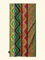 TELO MARE EFFEK IN MICROFIBRA DELLA COLLEZIONE ESTATE 2026. FANTASIA VIOLA, ARANCIO, VERDE E VIOLA CON STELLA