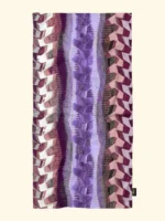 TELO MARE EFFEK IN MICROFIBRA DELLA COLLEZIONE ESTATE 2026. FANTASIA DAI COLORI LILLA, VIOLA, ROSA E BORDEAUX