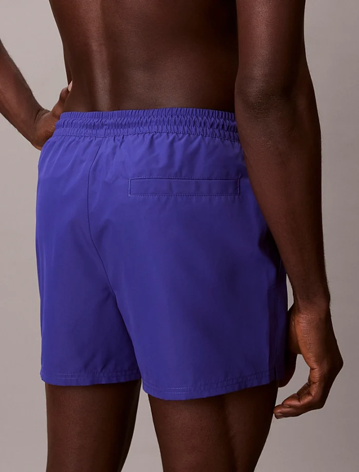 COSTUME UOMO CALVIN KLEIN A PANTALONCINO CORTO COLORE BLU ACCESO CON LOGHINO ROSSO - immagine 5