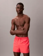 COSTUME UOMO CALVIN KLEIN PANTALONCINO CORTO COLOR ROSSO SALMONE CON LOGHINO - immagine 2