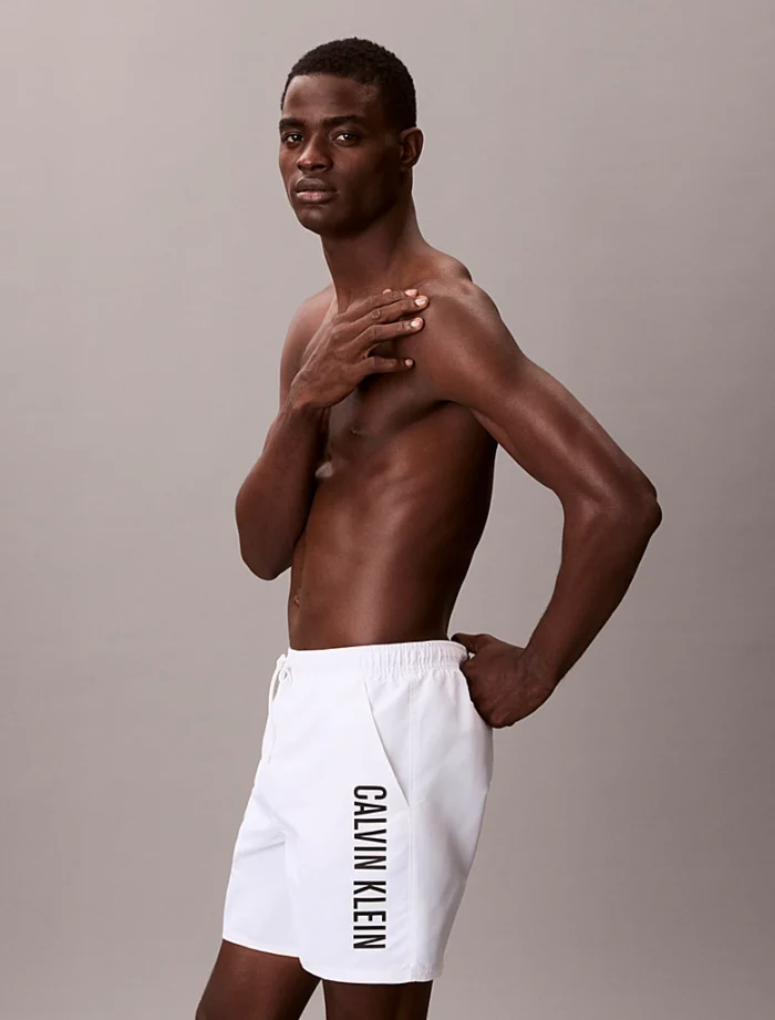 COSTUME UOMO CALVIN KLEIN PANTALONCIO MEDIO BIANCO CON SCRITTA LATERALE - immagine 2